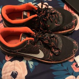 Nike shoes unisex black and orange !
